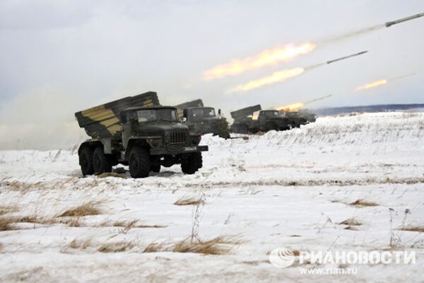 Chebarkul firing range hosts artillery drills - Sputnik International