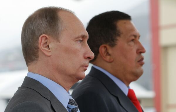 Putin meets Chavez for talks on military, energy cooperation - Sputnik International