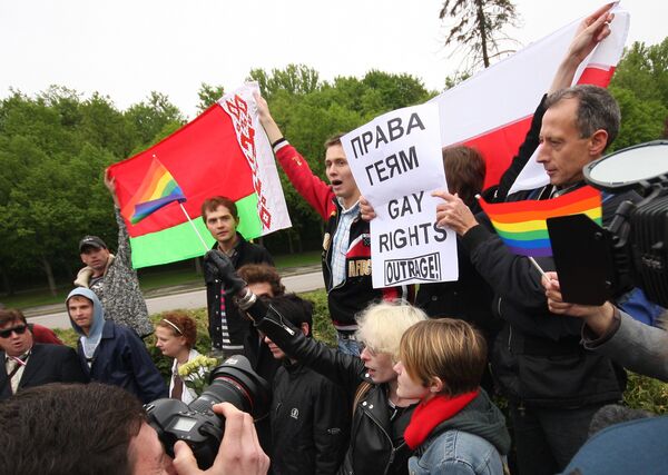 Participants of the unauthorized Slavic gay parade in Moscow - Sputnik International