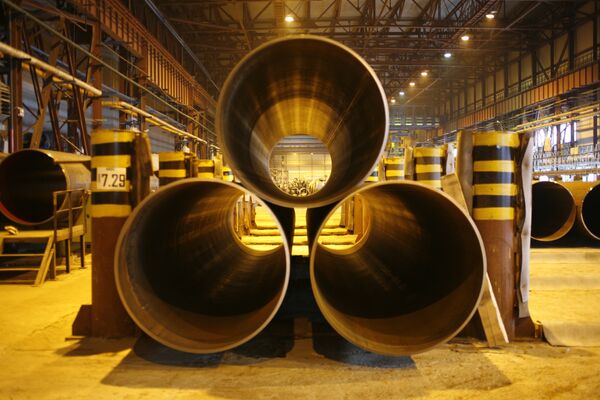 Russia halts duty-free steel pipe imports from Ukraine  - Sputnik International