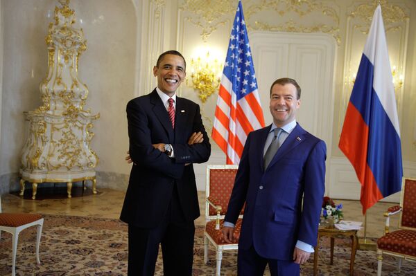 Dmitry Medvedev meets Barack Obama - Sputnik International