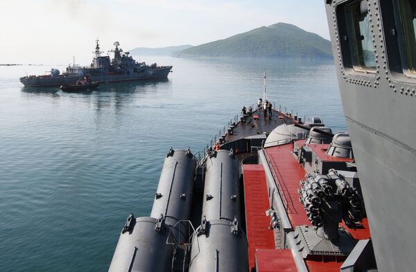 Russia sends additional missile cruiser to Indian Ocean - Sputnik International