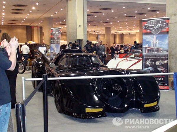 The Batmobile and other outlandish vehicles at the New-York car show - Sputnik International