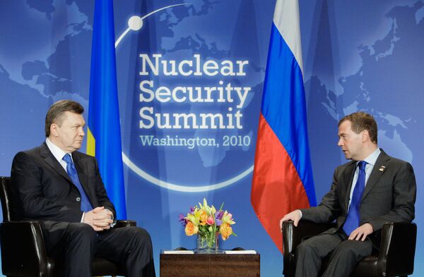 President Dmitry Medvedev with his Ukrainian counterpart Viktor Yanukovych  - Sputnik International