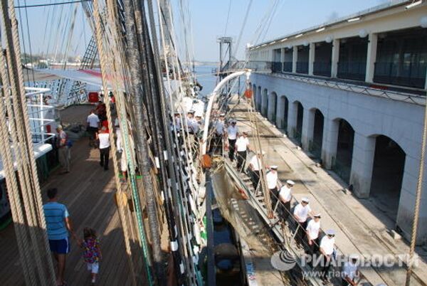 Russian sailing ship Kruzenshtern in Havana - Sputnik International