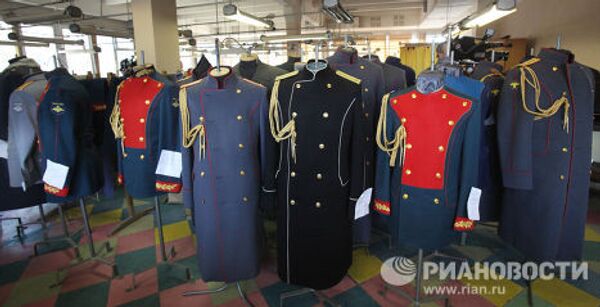 Making uniforms for the Victory Day parade  - Sputnik International