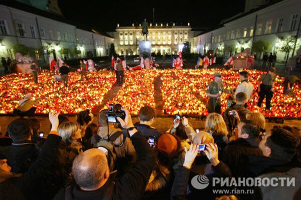 Poland pays last respect to President Lech Kaczynski and his wife Maria - Sputnik International
