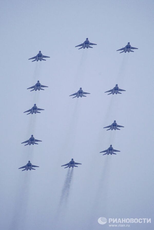 Rehearsing for the Victory Parade air show - Sputnik International