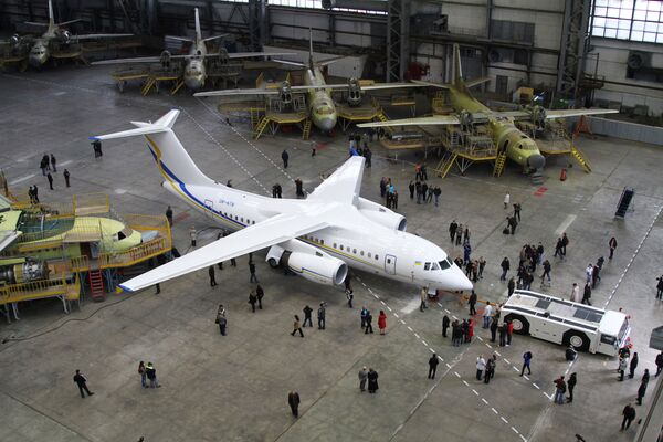 Russia to get stake in Ukrainian aircraft maker for gas discount -paper - Sputnik International
