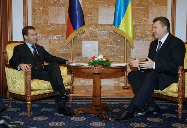 Dmitry Medvedev during a meeting with Ukrainian President Viktor Yanukovych - Sputnik International