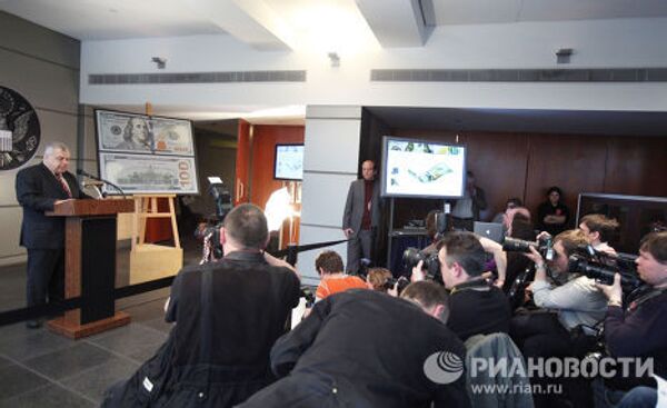 New $100 bill unveiled  - Sputnik International