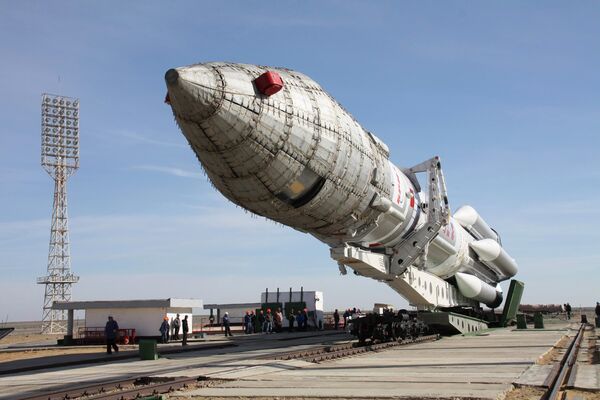 Russia's space forces launched on Saturday a Proton-M rocket carrying a U.S. satellite - Sputnik International