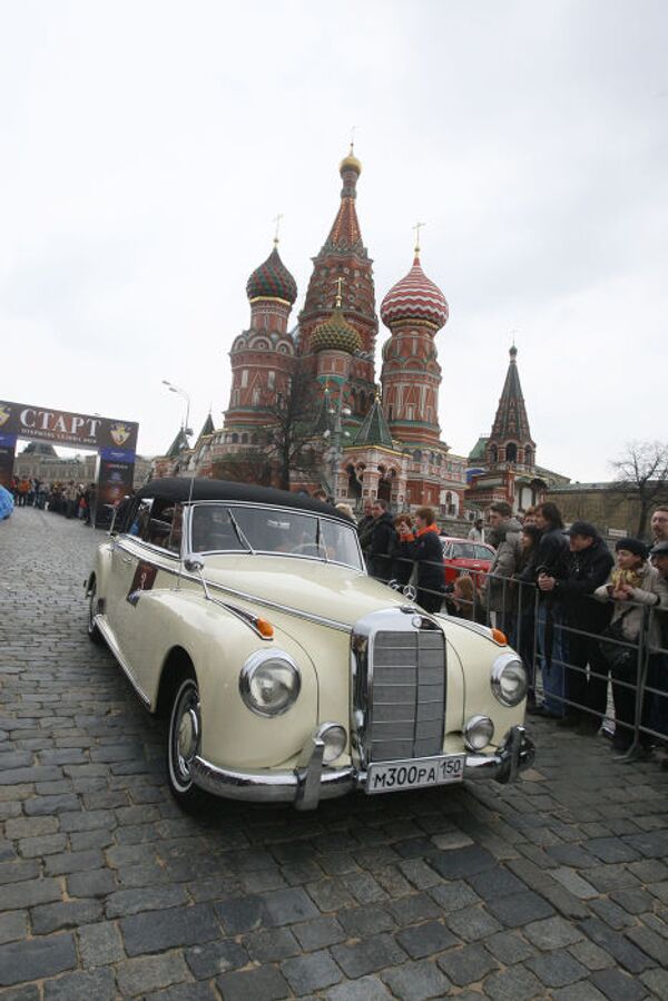Old-timers on the streets of Moscow  - Sputnik International