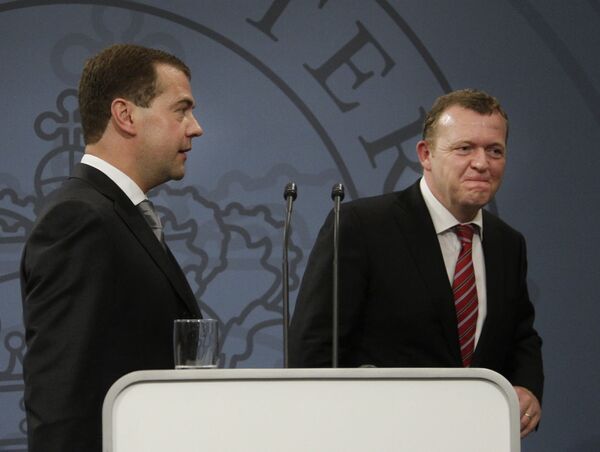 Medvedev in Copenhagen at a news conference with Danish Prime Minister Lars Lokke Rasmussen. - Sputnik International