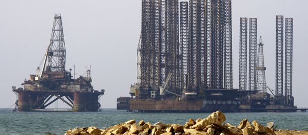Нефтяные платформы в Каспийском море Нефтяные платформы в Каспийском море - Sputnik International