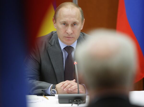 Putin floats Gazprom-Naftogaz merger idea - Sputnik International