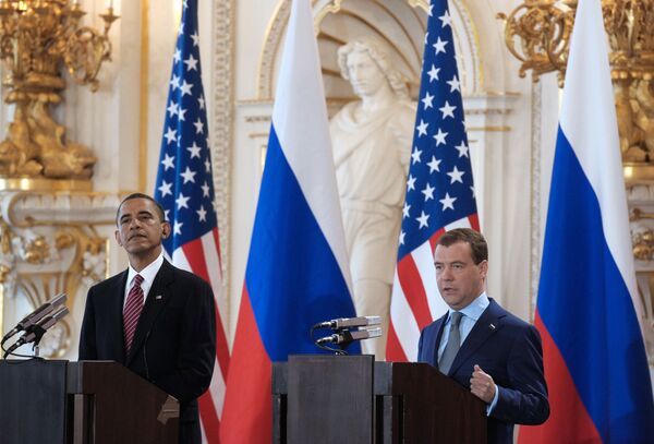 Russian President Dmitry Medvedev and his U.S. counterpart Barack Obama - Sputnik International