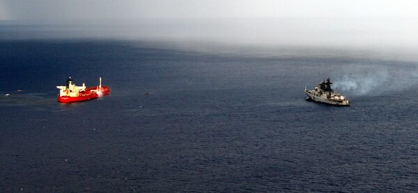 Pirate threat persists after hijacked tanker's release - Sputnik International