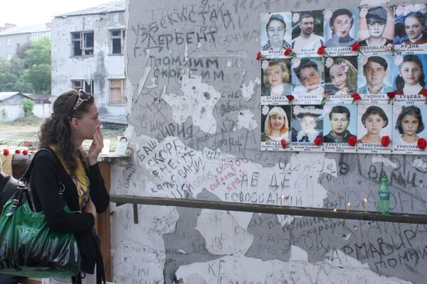 Russian soccer players mourn Beslan tragedy - Sputnik International