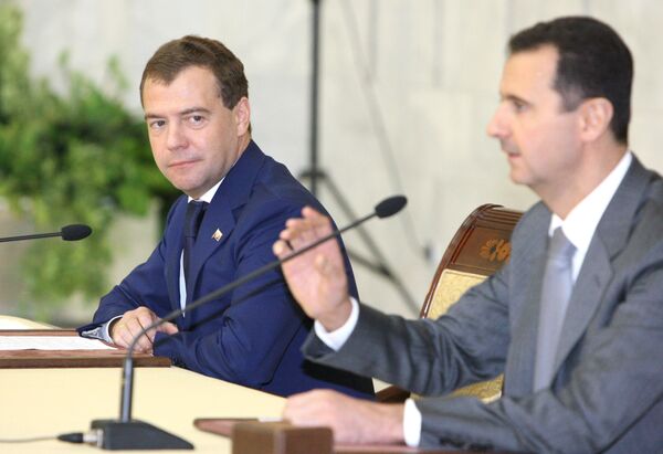  Russia's Medvedev, Syria's al-Assad meet with Hamas leader Mashaal  - Sputnik International
