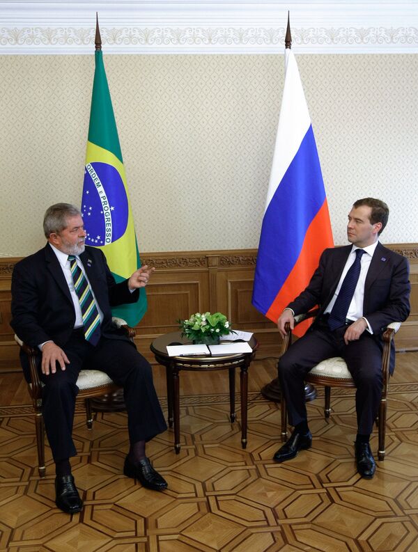 Russian President Dmitry Medvedev holds conversation with his Brazilian counterpart Luiz Inácio Lula da Silva - Sputnik International