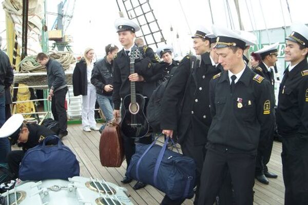 Russia's Kruzenshtern sailing ship returns to Kaliningrad - Sputnik International