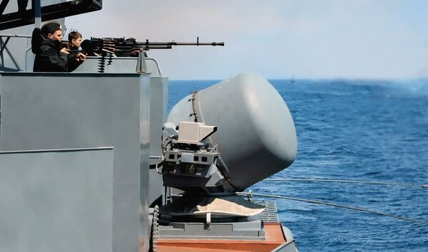  Russian warships to base in Djibouti port to fight piracy  - Sputnik International
