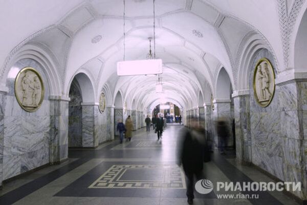 Moscow Metro’s legendary sculptures and images - Sputnik International