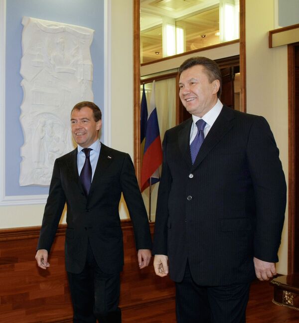 Medvedev and Yanukovych are also expected to discuss economic cooperation. - Sputnik International