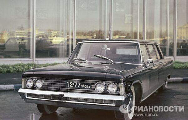 The ZIL-114 is considered to be a classic of the Soviet automotive industry. It was one of the finest handmade cars: each component had the body number labeled on it. The car was equipped with an automatic gear box and electric windows. The window between the driver and the passengers was also electric. The car even had satellite communication equipment. - Sputnik International