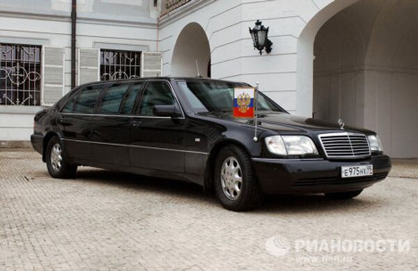 Vladimir Putin’s collection of cars included an armored Mercedes 600 Pullman. The car is 6.2 m long, weighs almost three tons and is powered by a 6-liter V12 engine with 400 horse power. It has a video camera attached to the back for the driver to see what’s happening behind the car. The details of the car’s communication and safety systems remain a strictly held secret. - Sputnik International