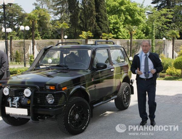 President Putin showing off his Lada Niva in Sochi. - Sputnik International
