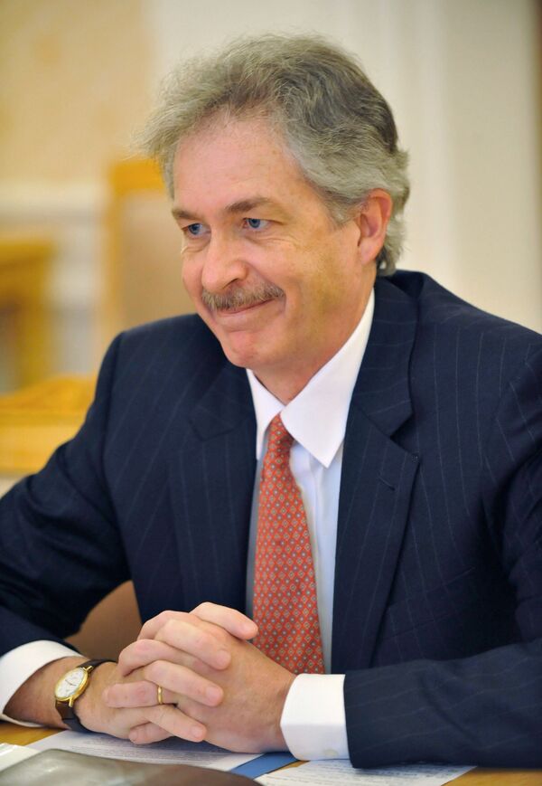 Burns visit to Afghanistan will take place amid an ongoing build-up of NATO-led International Security Assistance Force (ISAF) in the southern Central Asian state - Sputnik International