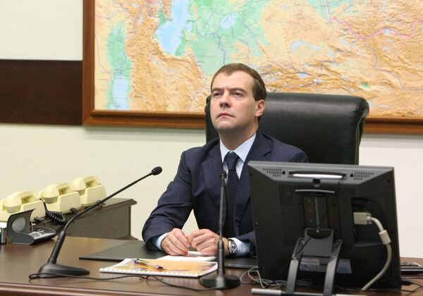 Share of modern weaponry in Russian military must be 30% by 2015 - Medvedev  - Sputnik International