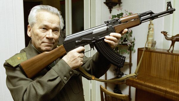 Russia to test new model of Kalashnikov assault rifle in 2011 - Sputnik International