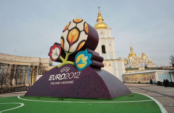  UEFA calls for Ukraine to step up preparations for Euro 2012  - Sputnik International