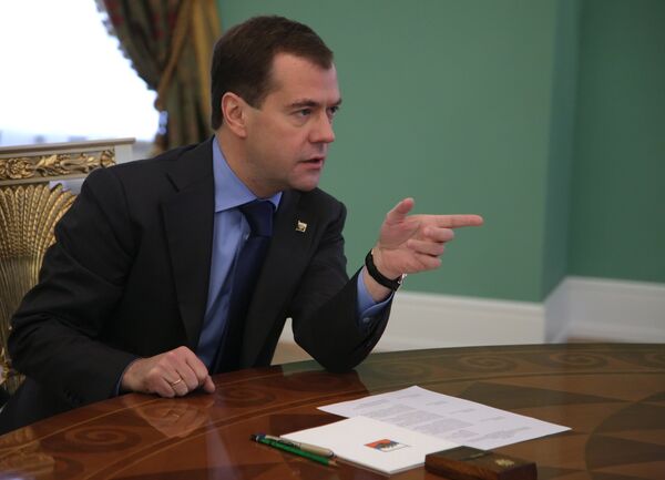 Medvedev urges fewer jail sentences for business crimes - Sputnik International