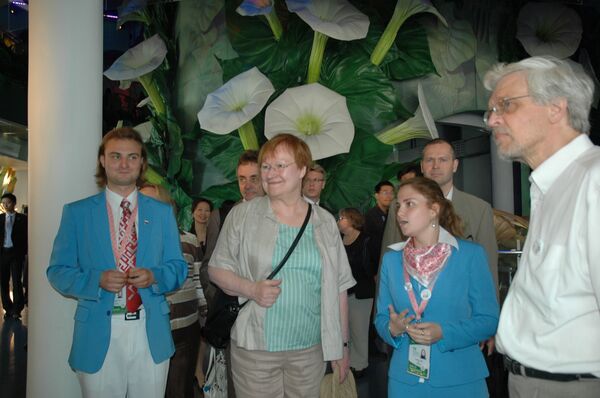 Finnish President Tarja Halonen at Russia's Expo-2010 pavilion in Shanghai - Sputnik International
