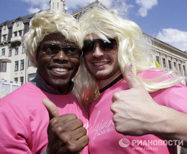 Riga stages “Go Blonde!” parade - Sputnik International