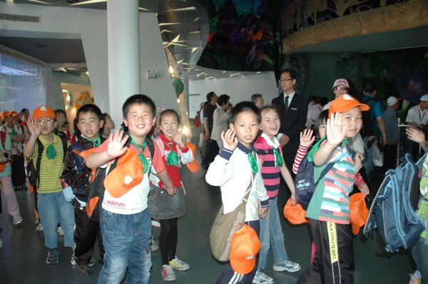 Russian, Chinese children 'draw future together' at EXPO-2010 - Sputnik International