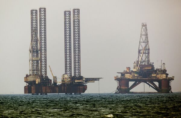 Russia overtakes Saudi Arabia as world oil production leader - Sputnik International