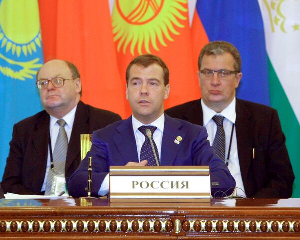 Countries under UN sanctions cannot join SCO - Medvedev - Sputnik International