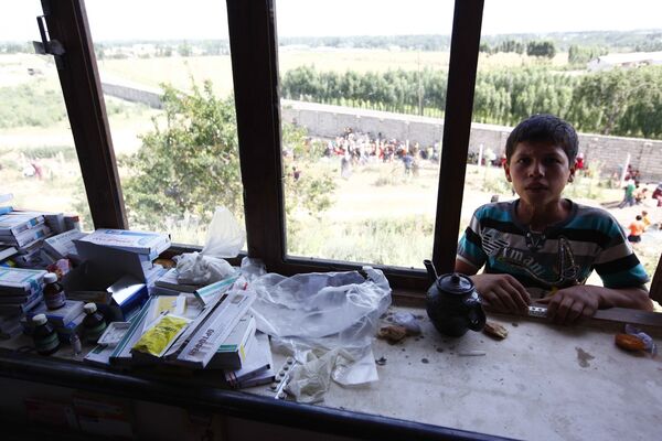 Thousands of refugees flee to Uzbekistan from Kyrgyzstan amid ethnic violence (WRAPUP)  - Sputnik International