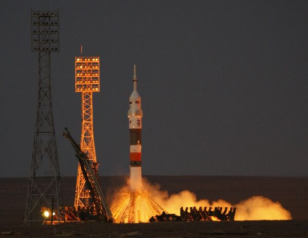 Russia's Soyuz spacecraft blasts off for half-year space mission - Sputnik International