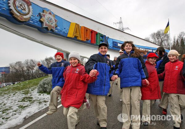 The Young Pioneer camp Artek and its visitors - Sputnik International