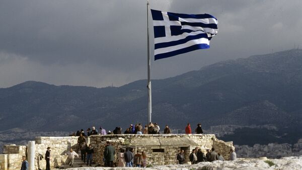 Греческий флаг на смотровой площадке Акрополя - Sputnik International
