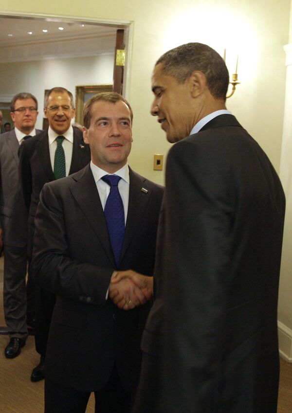 Dmitry Medvedev meets Barack Obama  - Sputnik International