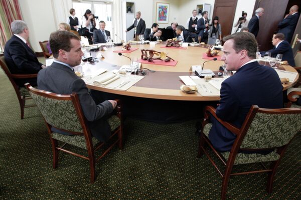 Dmitry Medvedev and David Cameron - Sputnik International