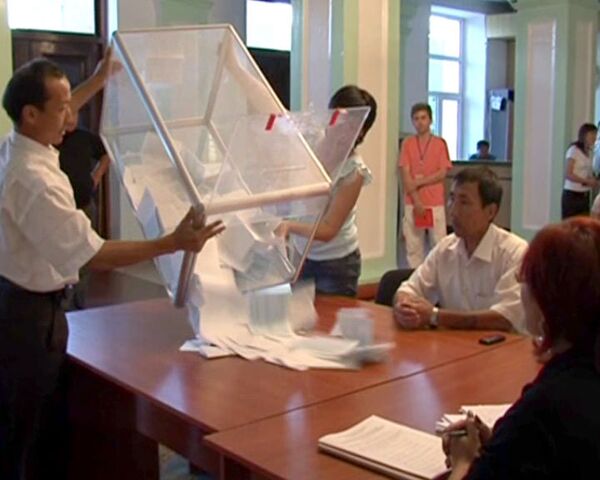 Preliminary results show new Kyrgyz constitution approved - Sputnik International