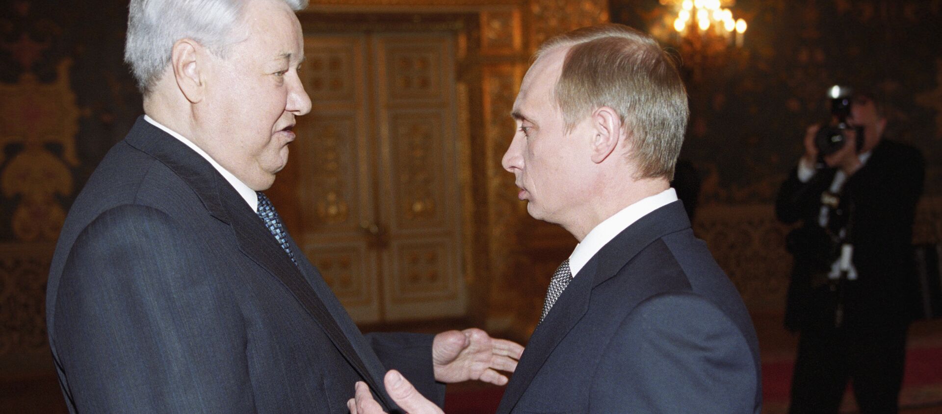 Putin and Yeltsin before the inauguration ceremony - Sputnik International, 1920, 31.12.2019